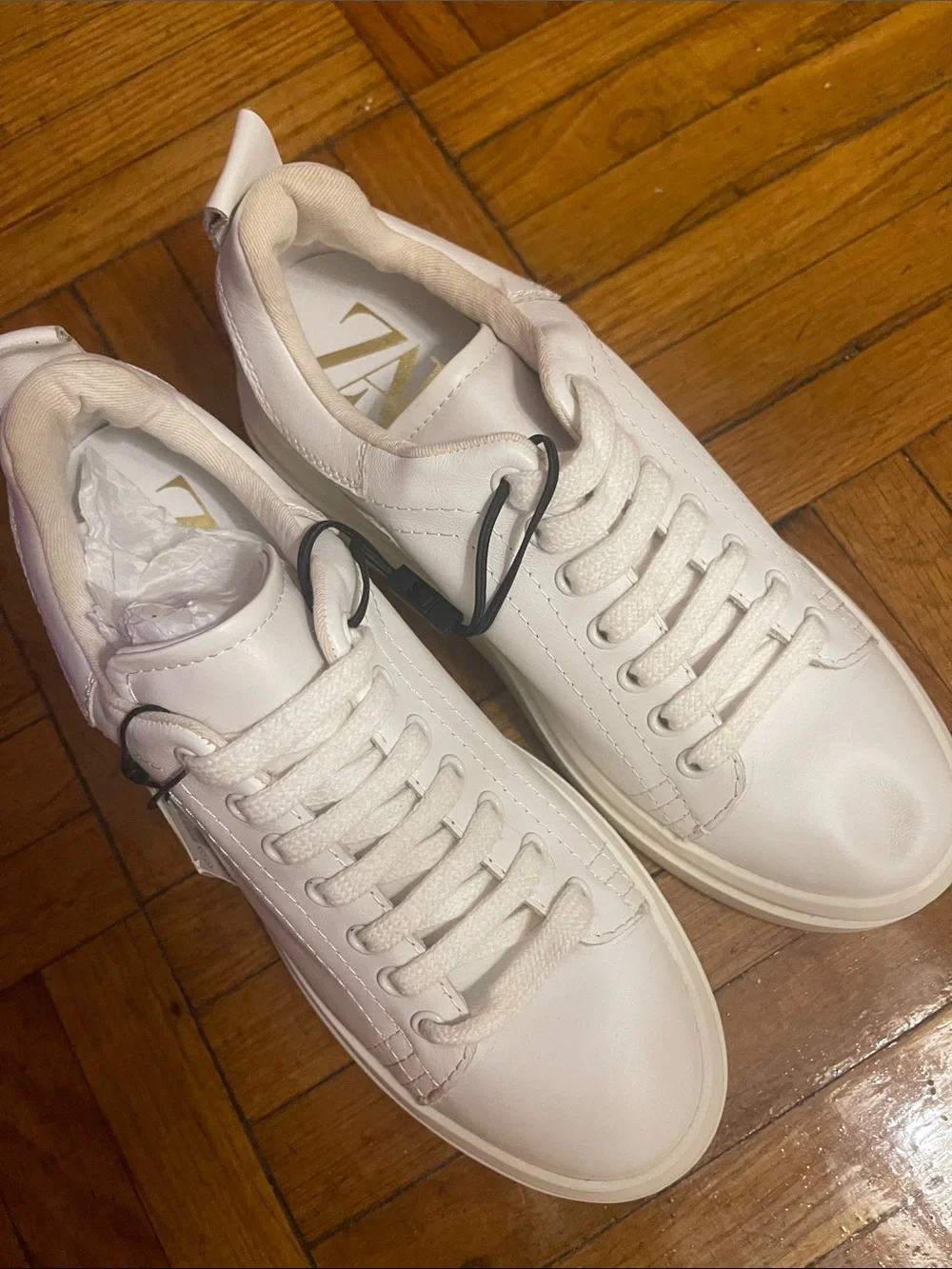Zara Women White Low-Top Leather-Style Sneakers